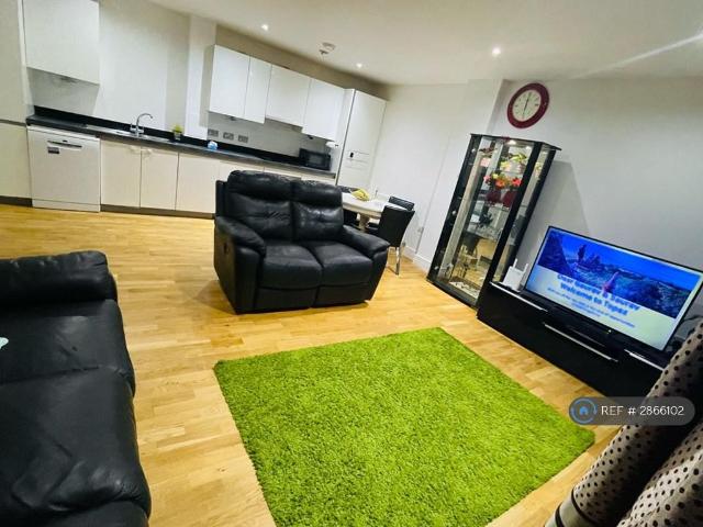 Apartment for rent in London Borough of Hounslow, Greater London