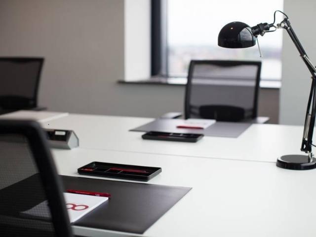 Bedrijfspand te huur in Bezuidenhout, Den Haag