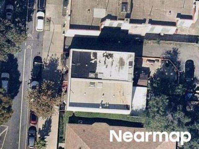 House for sale in The Bronx, Arverne