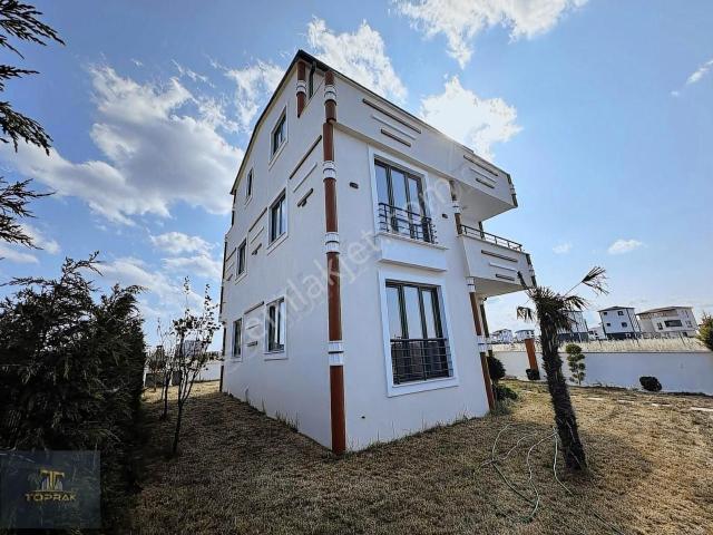 Marmaraereğlisi içerisinde satılık Villa