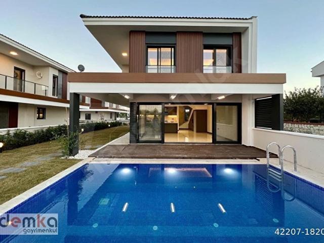 Urla, İzmir içerisinde satılık Villa