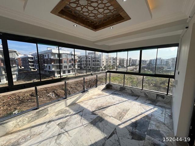 İzmir Merkez, İzmir içerisinde satılık mülk