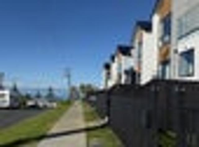 Townhouse for rent in Whangaparaoa, Oroua County