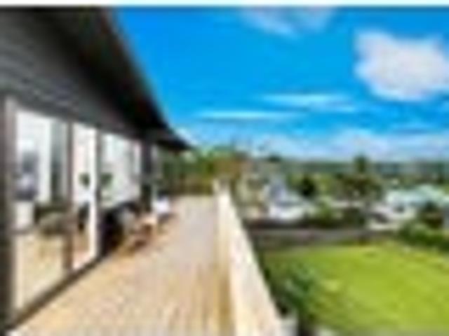 House for rent in Waiake, Hibiscus and Bays