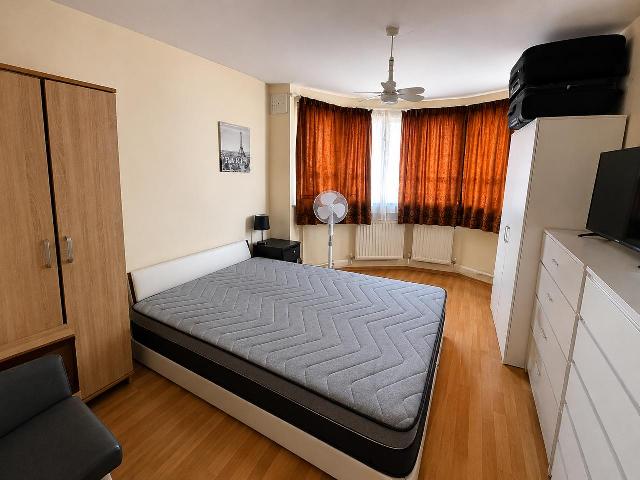 Room for rent in Lane, Greater London