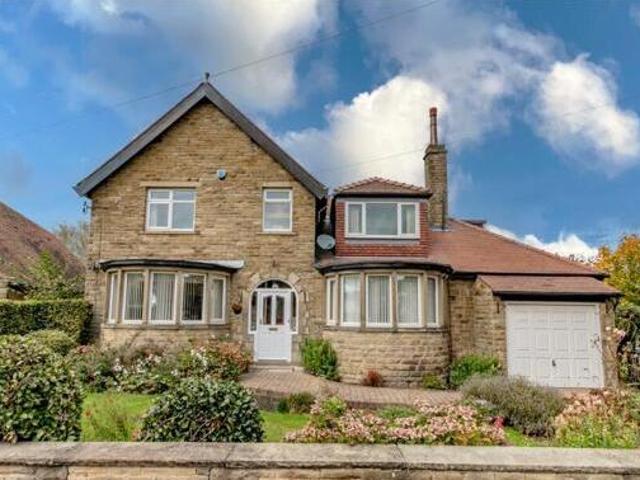 House for sale in Huddersfield, West Yorkshire