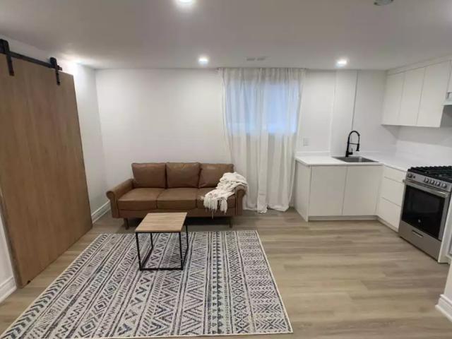 Room for rent in Woburn, Ontario