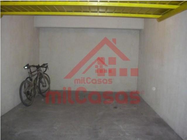 Garagem alugar em Santa Maria, São Pedro e Matacães, Torres Vedras