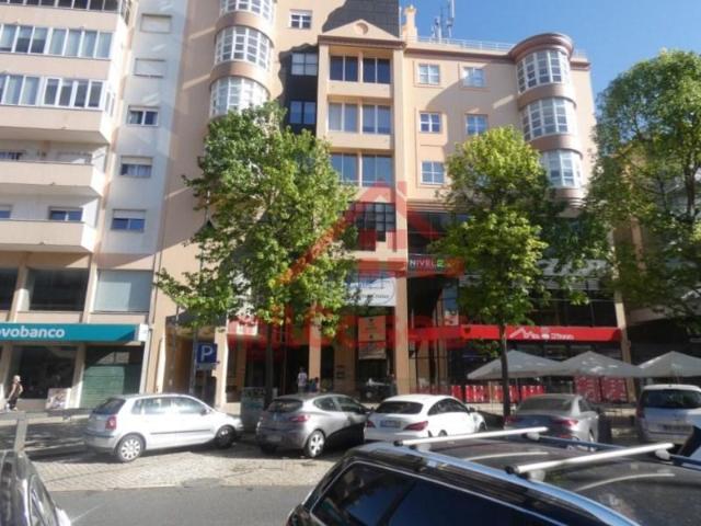 Garagem venda em Sarge, Torres Vedras