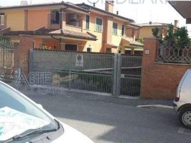 Capannone in vendita a Laurentum, Roma Capitale