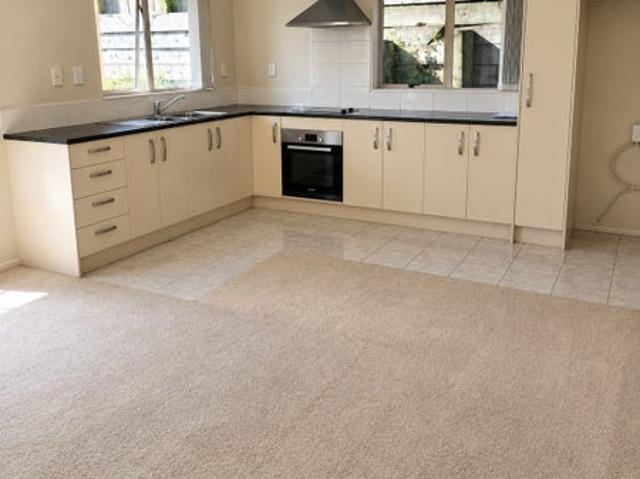 Apartment for rent in Goodwood Heights, Manurewa
