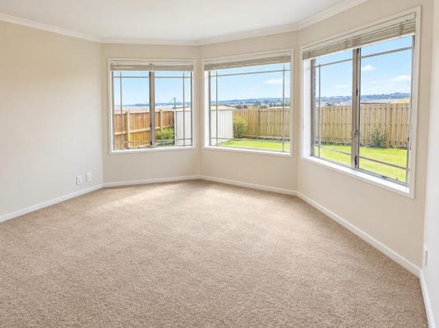 Apartment for rent in Goodwood Heights, Manurewa