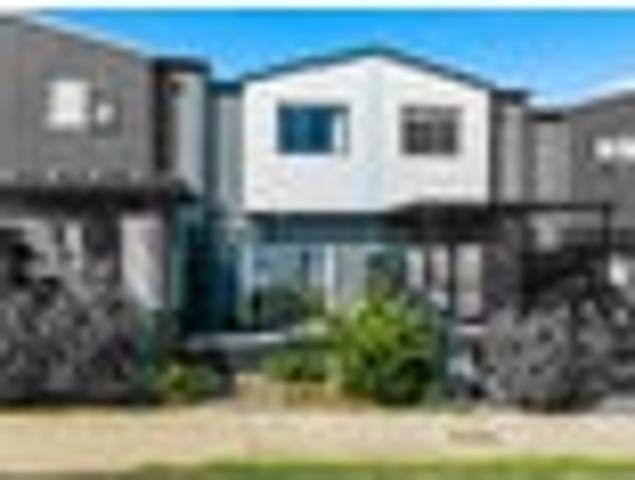 Townhouse for rent in Howick, Oroua County