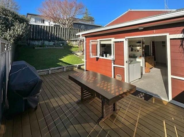 House for rent in Tōtara Vale, Kaipātiki