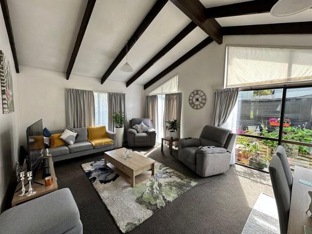 House for rent in Tōtara Vale, Kaipātiki