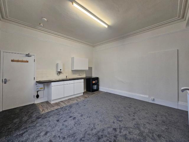 Studio for rent in St Michaels, Paignton