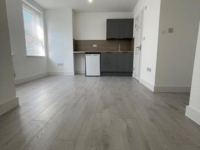 Studio for rent in Bowes, Greater London