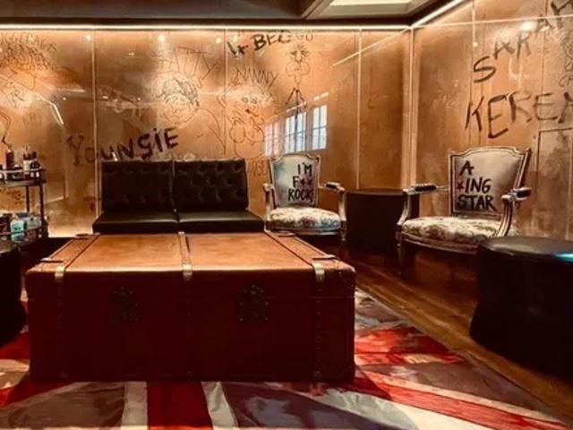 Room for rent in Saint Giles, Bloomsbury