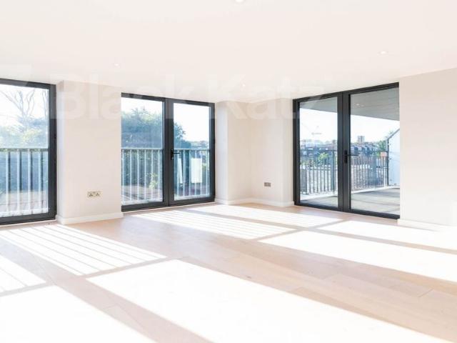 Apartment for rent in Ferme Park, Greater London