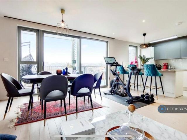 Apartment for rent in Ferme Park, Greater London