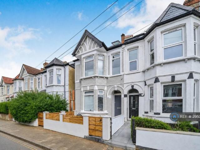 House for rent in Furzedown, Greater London