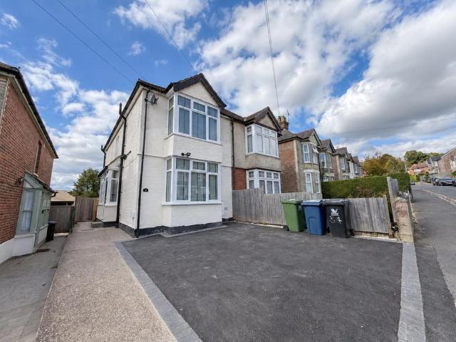 House for rent in High Wycombe Community Board, High Wycombe