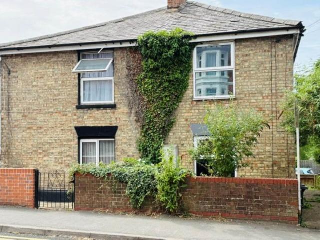 House for rent in Totteridge, Cressex