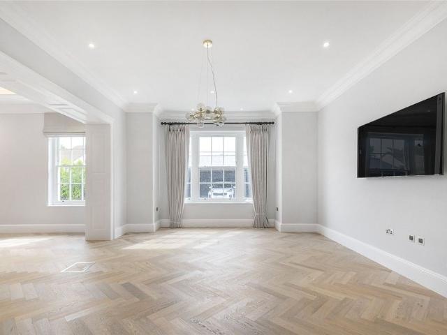 Apartment for rent in Totteridge, Greater London