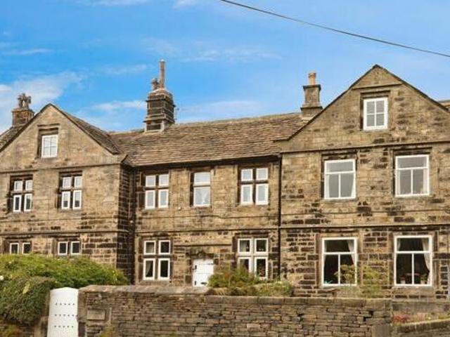 House for sale in Holmfirth, West Yorkshire