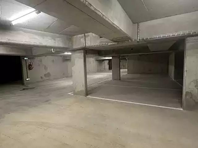 Garage vente à Arrondissement de Toulon, Toulon