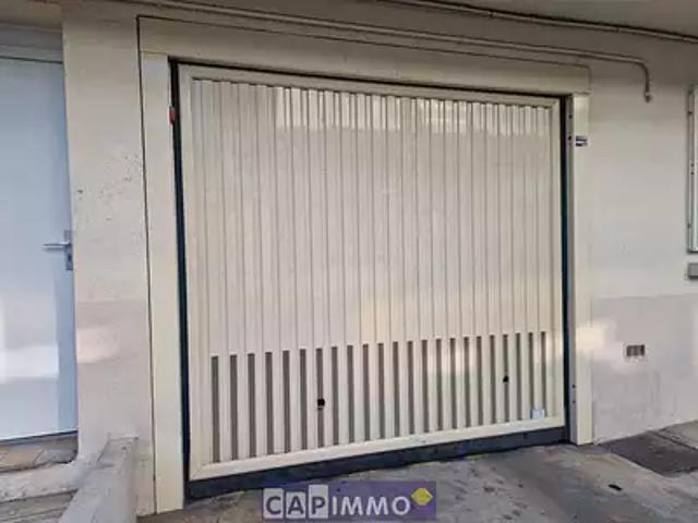 Garage vente à Arrondissement de Toulon, Toulon