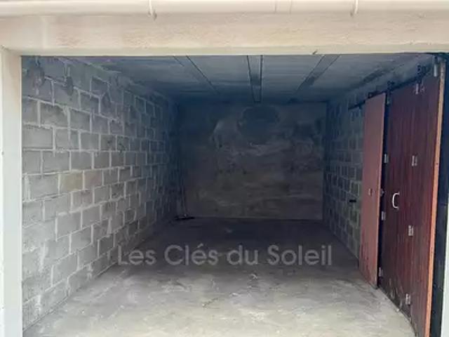 Garage vente à Arrondissement de Toulon, Toulon