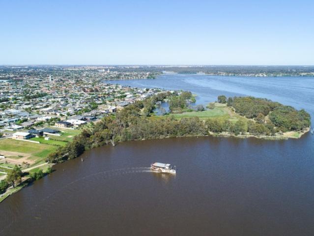 Townhouse for sale in Yarrawonga, Victoria