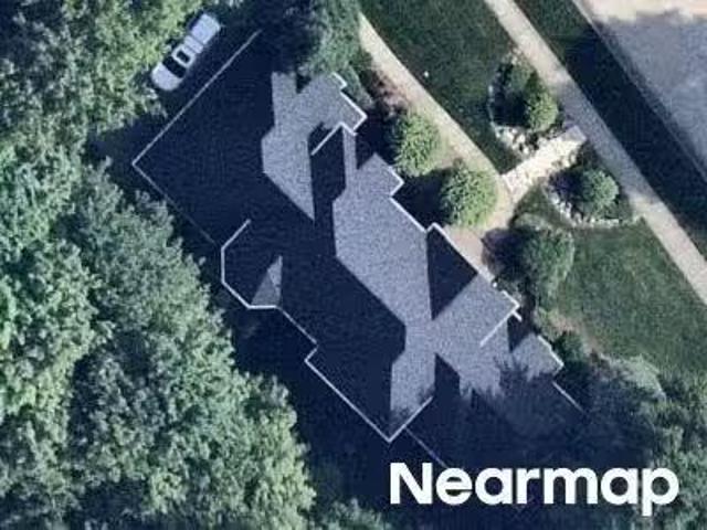 House for sale in Utica