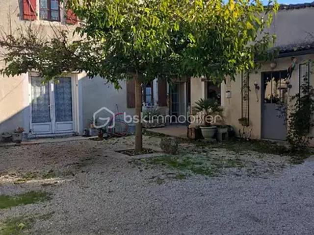 Maison vente à Confolens, Tourriers