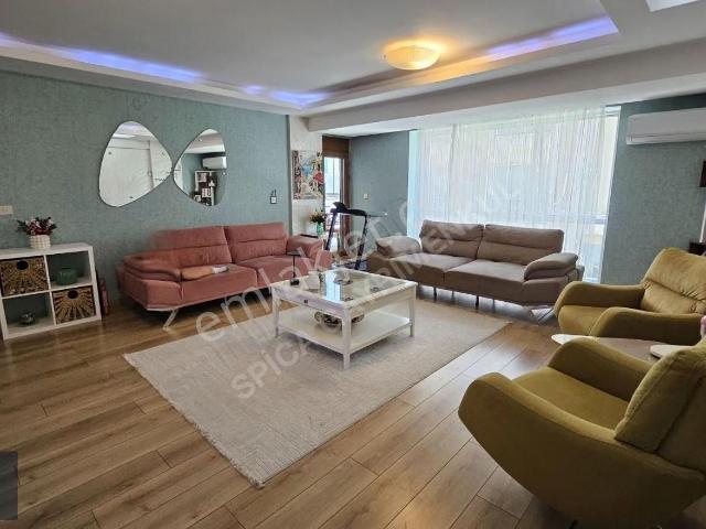 Bornova, İzmir içerisinde satılık mülk