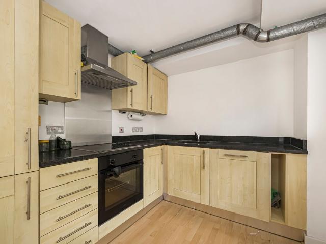 Apartment for rent in Bermondsey Village, Greater London