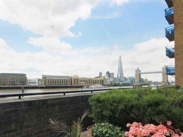 Apartment for rent in Tower Hill, Greater London