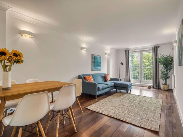 Apartment for rent in Canonbury, Greater London