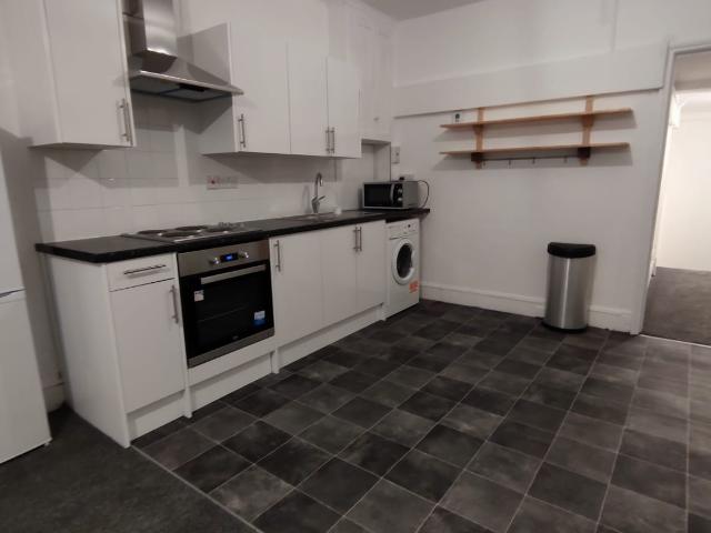 House for rent in Poplar Grove, Greater London