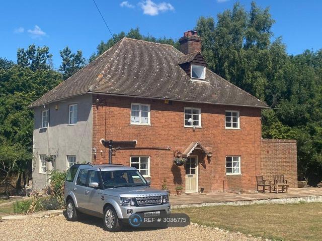 House for rent in Five Acres, Hertfordshire