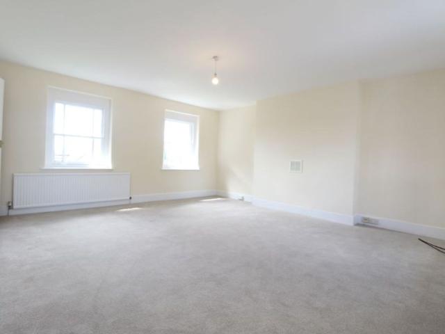 Apartment for rent in Perryfields, West Sussex