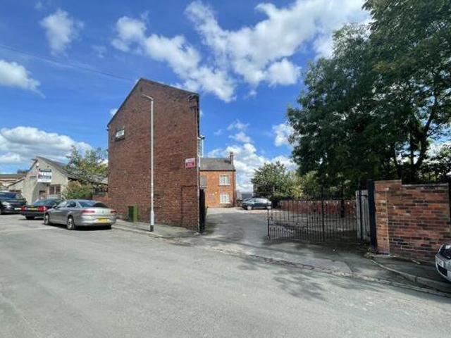 House for sale in Farnley, West Yorkshire
