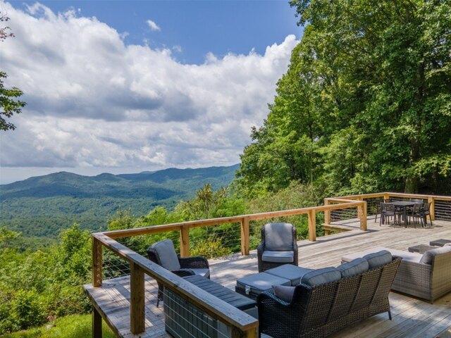 House for sale in Sapphire