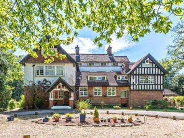 House for sale in Fole, Surrey