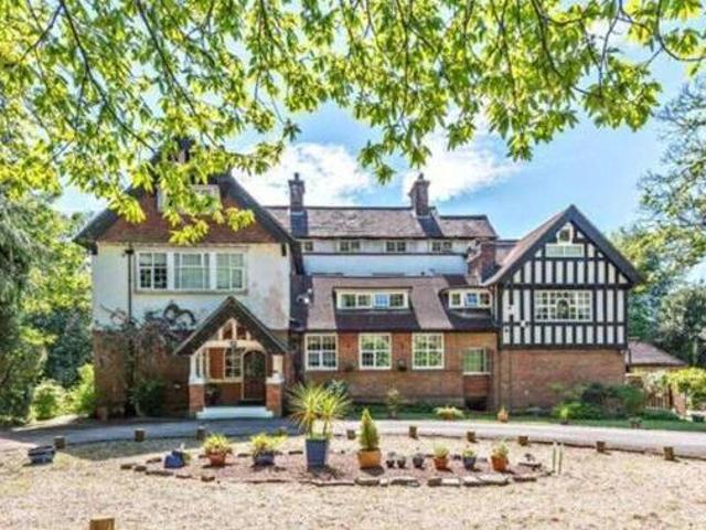 House for sale in Fole, Surrey