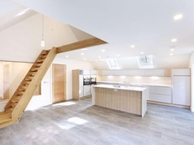 Apartment for rent in Fole, Surrey