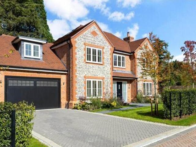 House for sale in Fole, Surrey
