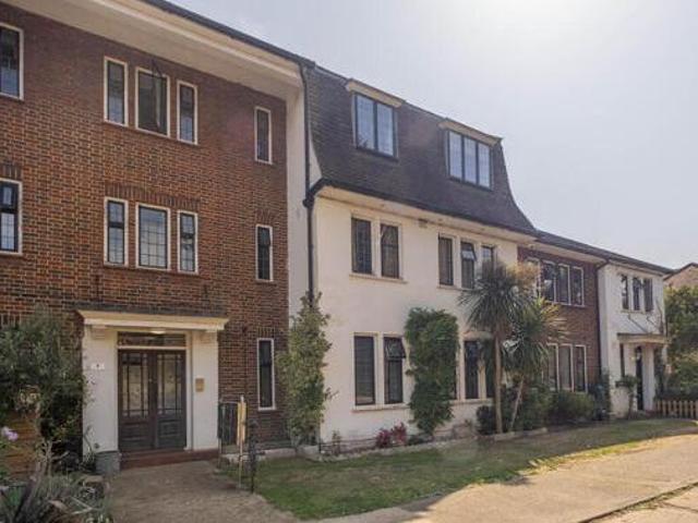 House for sale in Twickenham, Greater London