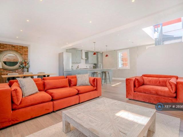 House for rent in London Borough of Merton, Merton Park